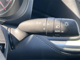 【オートライト(AUTO)】外の明るさをシステムが感知して、自動でヘッドライトが点灯します。ヘッドライトをつけ忘れを防ぐ便利機能です。