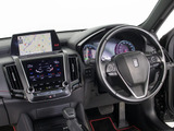 使いやすさや安全性を追求したステアリング周り!高級車ゆえにスイッチ類が多いのも特徴ですね!考え尽くされた配置ですぐに使いこなす事が出来ますのでご安心下さい!是非、体感してみて下さい!!