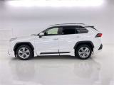 両側パワースライドドア付きだから、狭い駐車スペースなどでの 乗り降りラクラク!小さなお子さまのいるご家庭には嬉しい装備。