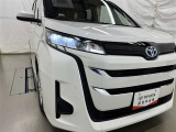 LEDヘッドライトです。デザイン性がよくとても明るいので、夜間の走行や悪天候でも安心です。しかも長寿命!