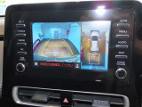 バックガイドモニターで、後方を確認しながら安心して駐車することができます。運転初心者も熟練者も必須の機能ですよ!
