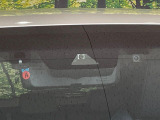 【トヨタセーフティセンス】走行中に前方の車両等を認識し、衝突しそうな時は警報とブレーキで衝突回避と被害軽減をアシスト。より安全にドライブをお楽しみいただけます。
