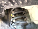 お車を安心してお乗りいただく為には、足回りの定期点検が欠かせません。サービスサポート(有償保証)では無料点検もご提供しており、安心のカーライフをお過ごしいただけるサポート体制が整っています。