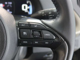 アダプティブクルーズコントロール機能付きです。走行中に先行車の様子を検知しながら、設定した車速の範囲内で先行車との距離のキープを支援します。詳細は販売店スタッフまでおたずねください。
