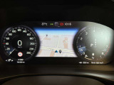 運転にかかわる主要な情報は、12.3インチのデジタル液晶ドライバーディスプレイにわかりやすく表示されます。お好みの表示パターンと背景色へと変更できますので、状況に合わせてお選びください。