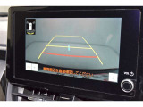 バックガイドモニターで、後方を確認しながら安心して駐車することができます。運転初心者も熟練者も必須の機能ですよ!