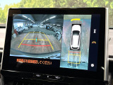 【パノラミックビューモニター】専用のカメラにより、上から見下ろしたような視点で360度クルマの周囲を確認することができます☆死角部分も確認しやすく、狭い場所での切り返しや駐車もスムーズに行えます。