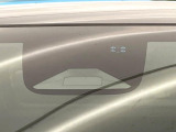 【ホンダセンシング】走行中に前方の車両等を認識し、衝突しそうな時は警報とブレーキで衝突回避と被害軽減をアシスト。より安全にドライブをお楽しみいただけます。