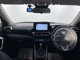 落ち着いたカラーの内装で、ゆったりと運転したい方に。