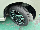 タイヤサイズは155/65R14です。日産純正アルミ装着です☆