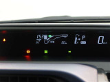 とっても見やすいメーターです。夜間時はラグジュアリーな気分にさせてくれる照明が魅力ですので、夜のドライブも楽しみになりますよ♪