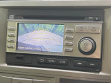【バックカメラ付オーディオ】駐車時に後方がリアルタイム映像で確認できます。大型商業施設や立体駐車場での駐車時や、夜間のバック時に大活躍!