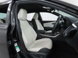 長時間の運転でも疲れにくいシートです。
