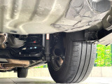 お車を安心してお乗りいただく為には、足回りの定期点検が欠かせません。サービスサポート(有償保証)では無料点検もご提供しており、安心のカーライフをお過ごしいただけるサポート体制が整っています。