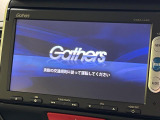 【純正ナビ】人気の純正ナビを装備しております。ナビの使いやすさはもちろん、オーディオ機能も充実!キャンプや旅行はもちろん、通勤や買い物など普段のドライブも楽しくなるはず♪