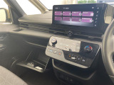 【 オートエアコン 】車内温度を感知して自動で温度調整をしてくれるのでいつでも快適な車内空間を創り上げます!