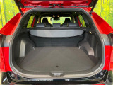 後席を格納すると、これだけの広さが!シーンに合わせたシートアレンジで、大きな荷物も積むことが出来ます♪