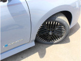 215/50R17タイヤ・アルミホイールです。スタッドレスタイヤや各種オプションのご注文も承っております(^^)!