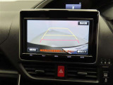 バックモニターを装備しています。車庫入れ時等に車両後方が確認出来るのでとても便利です。