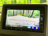 【バックカメラ】駐車時に後方がリアルタイム映像で確認できます。大型商業施設や立体駐車場での駐車時や、夜間のバック時に大活躍!運転スキルに関わらず、今や必須となった装備のひとつです!