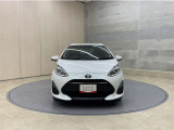 お車購入のポイントとなるフロントマスクです!シャープな目つきが印象的なデザインのヘッドランプです。