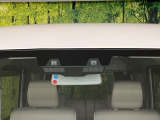 【スズキ セーフティサポート】走行中に前方の車両等を認識し、衝突しそうな時は警報とブレーキで衝突回避と被害軽減をアシスト。より安全にドライブをお楽しみいただけます。