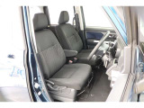 ■車内クリーニング■専門スタッフが見えないところまで徹底洗浄!車内のニオイもリフレッシュ!目に見えないところまで美しくがモットーです。だから、当店の中古車は内装にも自信があります!