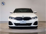 【キドニーグリル】BMWは約90年もの間、ほぼ全ての車両にひと目でBMWだと分かるこの特徴的なフロントグリルが備えられ、デザイン・アイコンとして親しまれてきました。