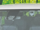 【トヨタセーフティセンス】走行中に前方の車両等を認識し、衝突しそうな時は警報とブレーキで衝突回避と被害軽減をアシスト。より安全にドライブをお楽しみいただけます。