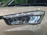 【LEDヘッドライト】悪天候や夜間走行時も良好な視界を確保し安心して運転できる高輝度LEDヘッドライトを装備!点灯速度が早く、消費電力も抑えられています。