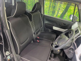 運転席シート廻りは使用感も少なく、良好な状態となっています。前オーナー様が丁寧に使っていたことがよくわかりますね。
