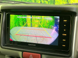 【バックカメラ】駐車時に後方がリアルタイム映像で確認できます。大型商業施設や立体駐車場での駐車時や、夜間のバック時に大活躍!運転スキルに関わらず、今や必須となった装備のひとつです!