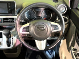 【純正革巻きステアリング】上質な革を使用することで、手にしっかり馴染みとても運転しやすいハンドルです♪