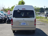 自社在庫200台以上!軽・コンパクト・ミニバン・ハイブリッドカー・セダン・商用車・トラックなど多種多様な車が勢揃いの見応えのある店です