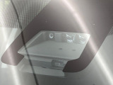 【トヨタセーフティセンス】走行中に前方の車両等を認識し、衝突しそうな時は警報とブレーキで衝突回避と被害軽減をアシスト。より安全にドライブをお楽しみいただけます。