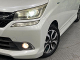 【LEDヘッドライト】悪天候や夜間走行時も良好な視界を確保し安心して運転できる高輝度LEDヘッドライトを装備!点灯速度が早く、消費電力も抑えられています。