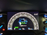 視認性に優れたメーターを採用しており、走行中でも車速や情報が分かりやすく表示されます。運転時の視線移動をむりのない範囲に抑え、快適で安心感のあるドライブをサポートします。