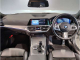 ☆センターパネルを運転席側に僅かに傾けたBMW独特のインパネ☆【駆け抜ける歓び】はここからもスタートしております☆