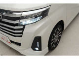 LEDヘッドライトです。デザイン性がよくとても明るいので、夜間の走行や悪天候でも安心です。しかも長寿命!