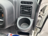 運転席ドリンクホルダーです。