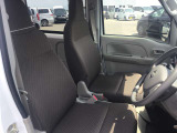 それぞれの分野のプロがお車の悩みや疑問に親身になって対応させていただきます。