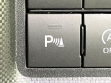 【クリアランスソナー】バンパーに付いたセンサーが障害物を検知!一定の距離に近づくとアラートで教えてくれます♪狭い駐車スペースや車庫入れ時も安心ですね☆