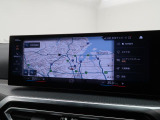 【純正ナビゲーション】BMWのナビゲーションは操作性も良く、詳細な地図情報と交通状況を見やすく表示し、快適なドライビングをサポートしながら目的地までナビゲートします