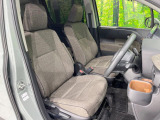 運転席シート廻りは使用感も少なく、良好な状態となっています。丁寧に使われていたことがよくわかりますね。