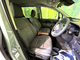 運転席シート廻りは使用感も少なく、良好な状態となっています。丁寧に使われていたことがよくわかりますね。