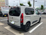 コーナーセンサー付きですので駐車も安心です。