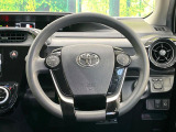 インテリアに合わせたデザインのステアリングは、運転される方のことも考え、運転しやすい形状、大きさです。是非一度、実際に触ってお確かめください。