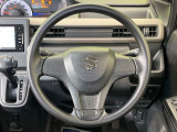 インテリアに合わせたデザインのステアリングは、運転される方のことも考え、運転しやすい形状、大きさです。是非一度、実際に触ってお確かめください。