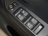 電動格納式ドアミラー・パワーウインドウを装備しています。