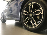 『運転』に対するBMWのこだわりはメーターパネルにも表れております。視野性の良いメーターパネルは疲労感の軽減と、運転の楽しさをもたらしてくれます。